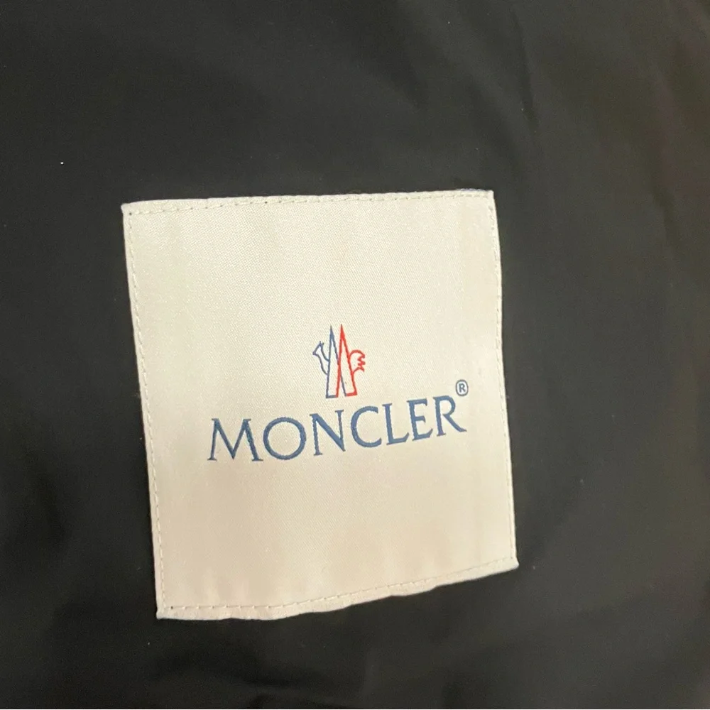 MONCLER PufferJacket - Picture 9 of 13